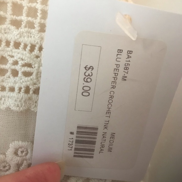 NWT Blu Pepper Ivory Lacy Crochet Tank - Picture 3 of 7